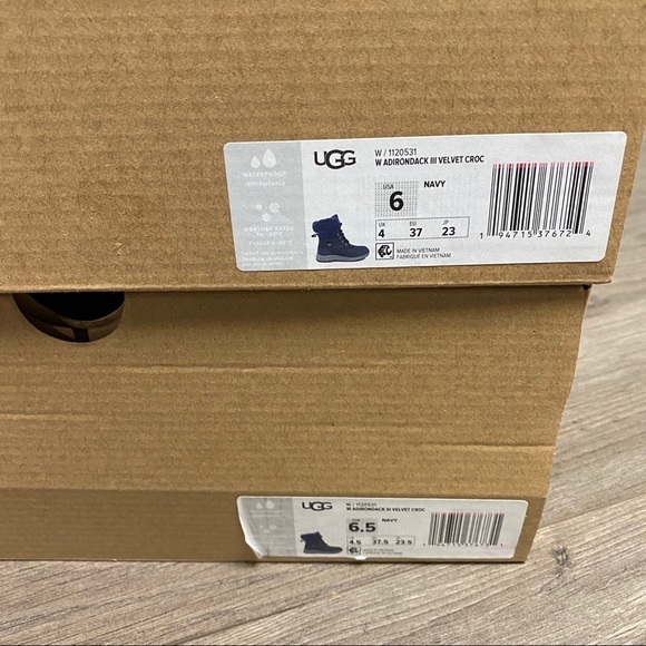 UGG | Adirondack III Velvet Croc Boots In Navy NEW - Picture 8 of 10